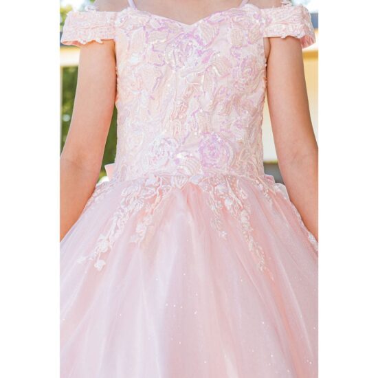 Beautiful mini quince off shoulder