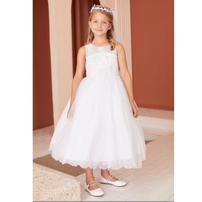 White flower girl dress with lace and princess-style appliques